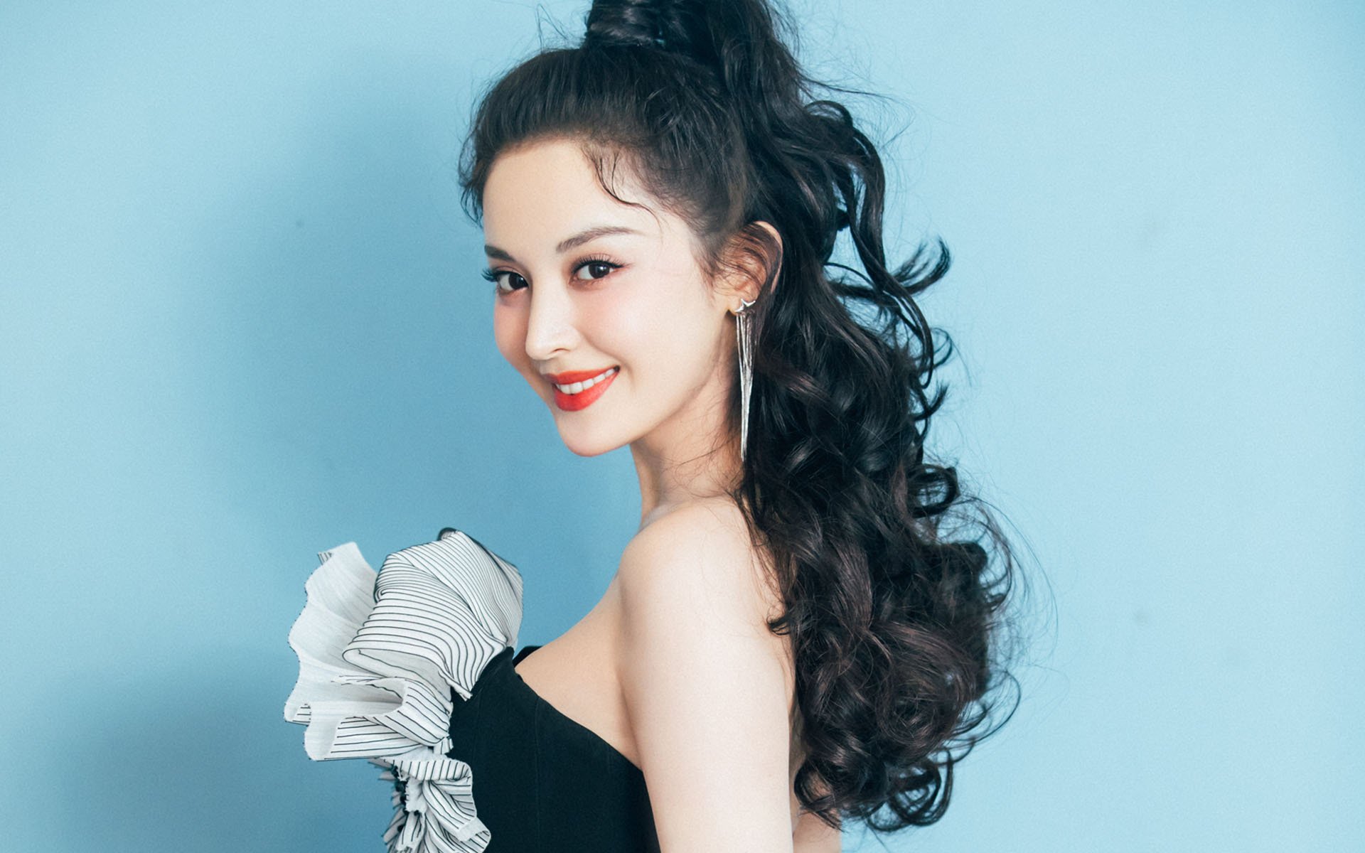 全国体操新人挑战赛小花摘得三金，中国体操新人